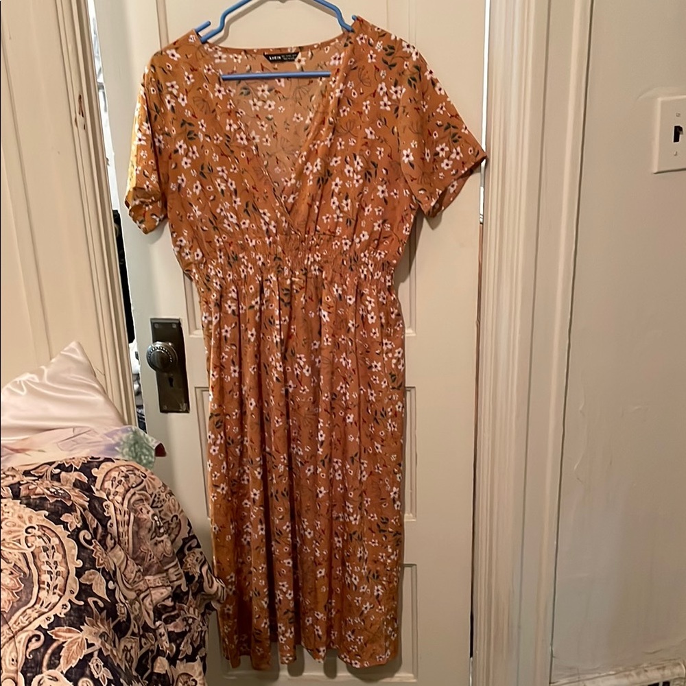 SHEIN Marigold/Goldenrod Short Sleeve V-Neck Floral Sundress, donating 9/14